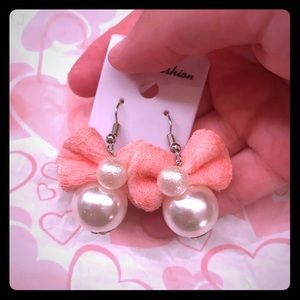 Baby pink bow double pearl earrings
